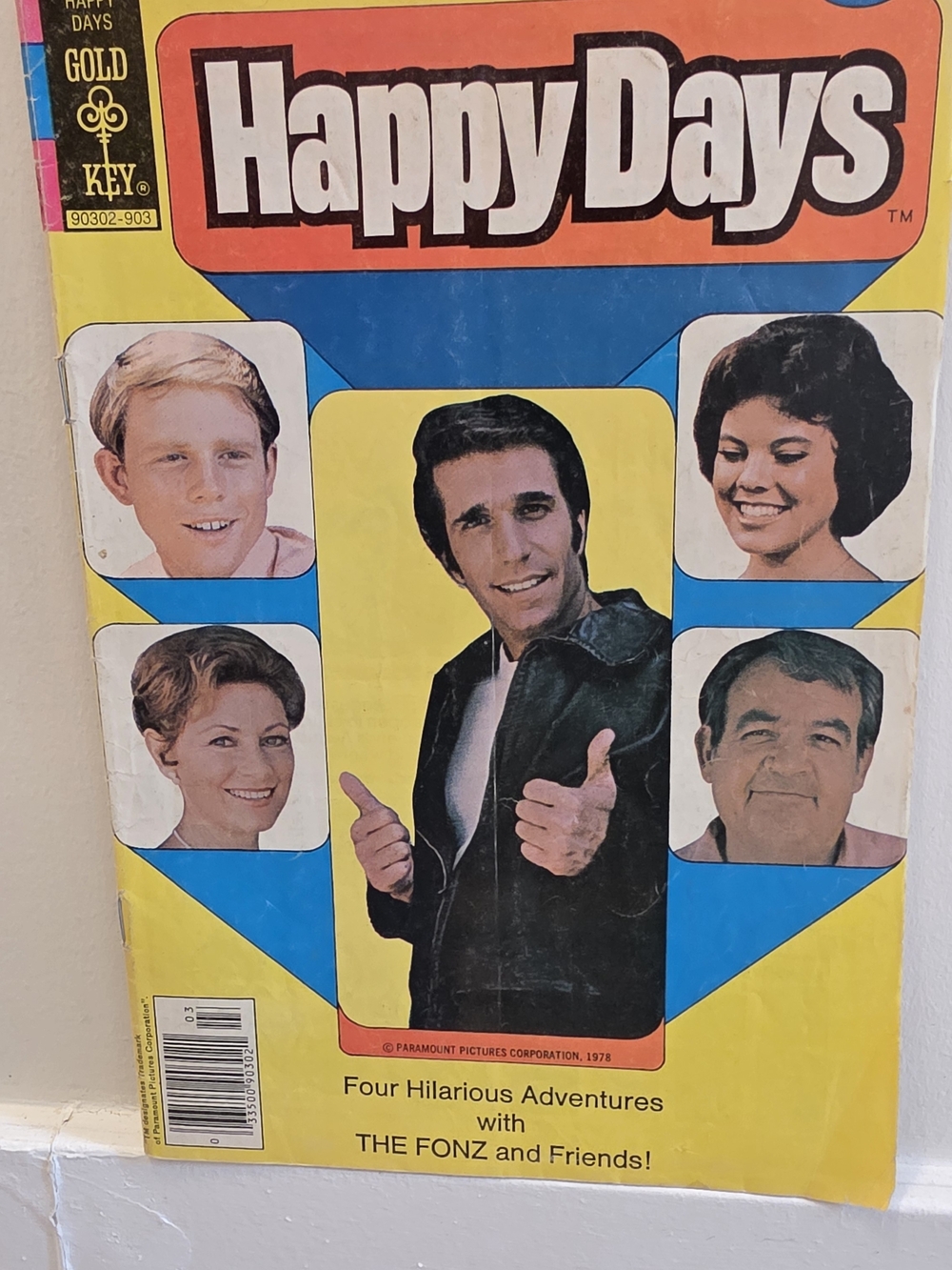 Happy Days Vintage Comic Cover - Yellow & Blue